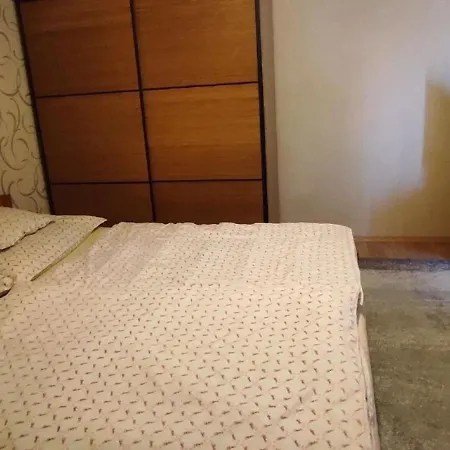 Apartament In Mit Terrasse