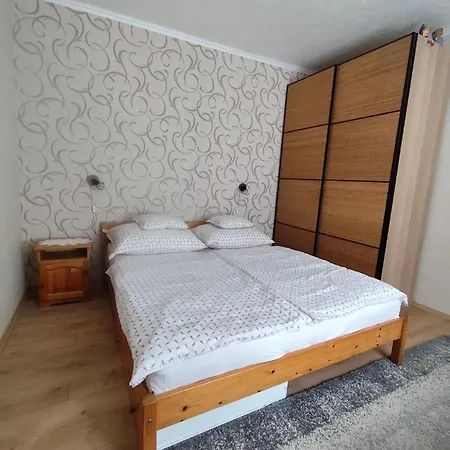 Apartament In Mit Terrasse *
